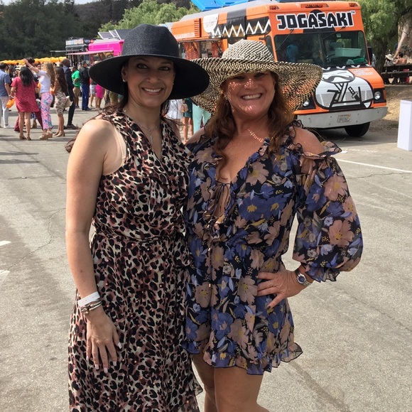 🌼Meet your Posher,⭐️Tori⭐️Posh Ambassador🛍 - Picture 3 of 7